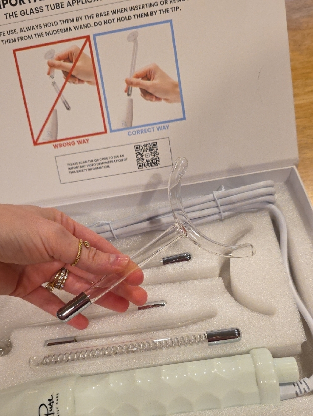 Pure NuDerma Clinical Neon + Argon Skin Therapy Wand - White - Picture 5 of 5